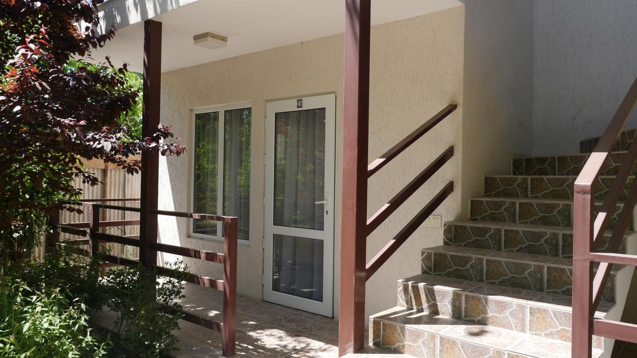 Guest House Leto Dolinka Exterior foto