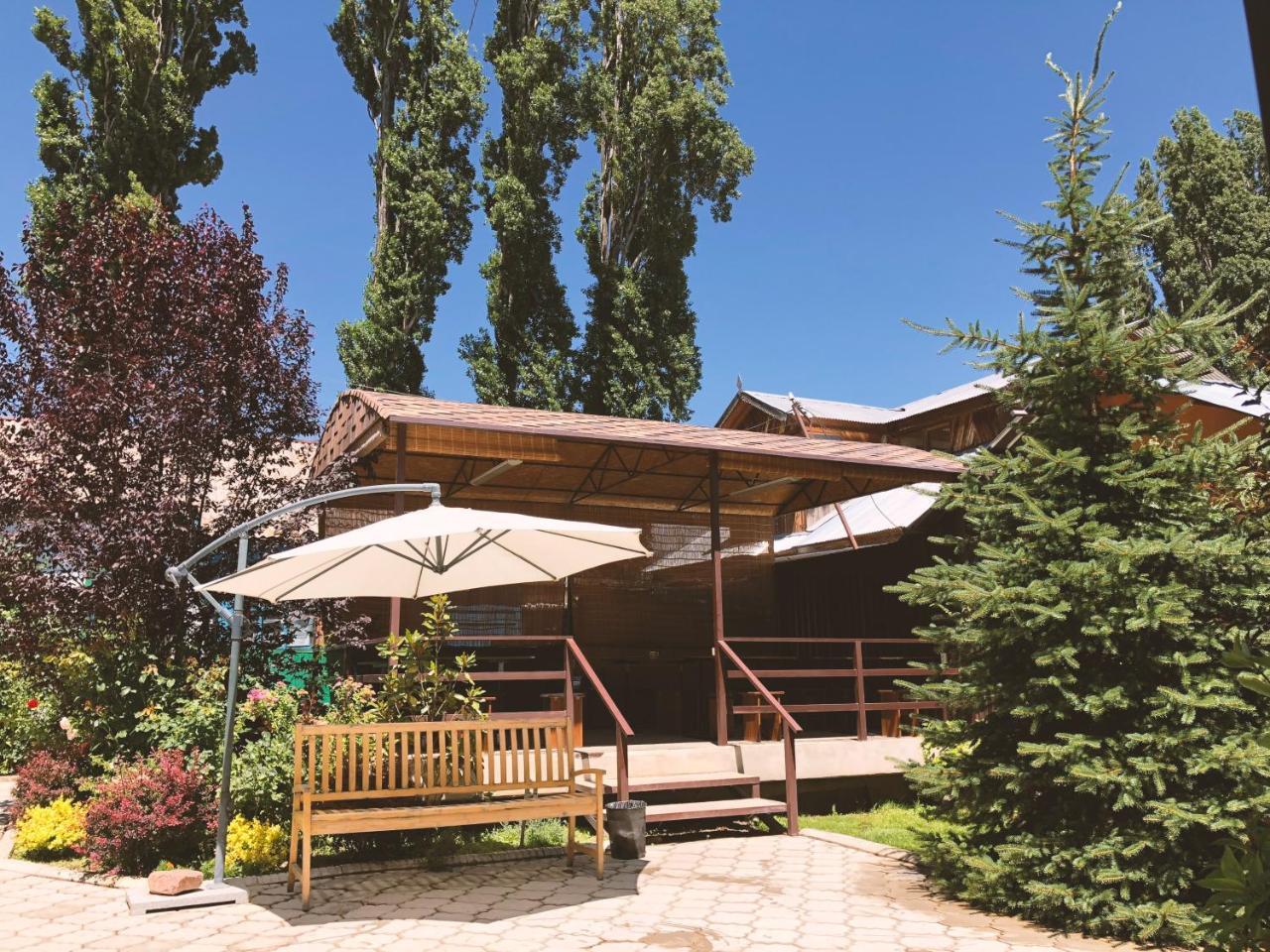 Guest House Leto Dolinka Exterior foto